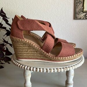 Dr. Scholls Vacay cross ankle wedge size 10 EUC